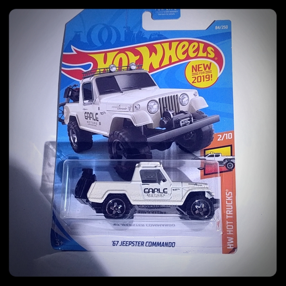 Hot Wheels '67 Jeepster Commando